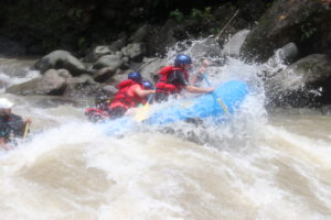 rafting on the pacuare river
